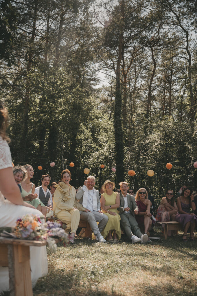 Persoonlijke geloften tijdens een intieme en stijlvolle ceremonie